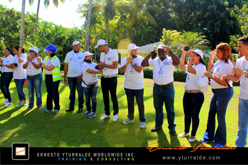 Team Building LATAM, El Caribe y USA Talleres de Cuerdas Bajas | Team Building Empresarial para el desarrollo de equipos de trabajo